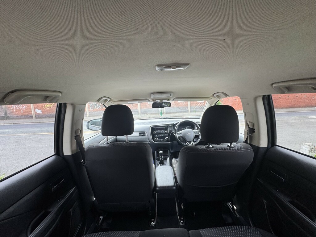 Mitsubishi Outlander 2.2 Di-d 4 White #78