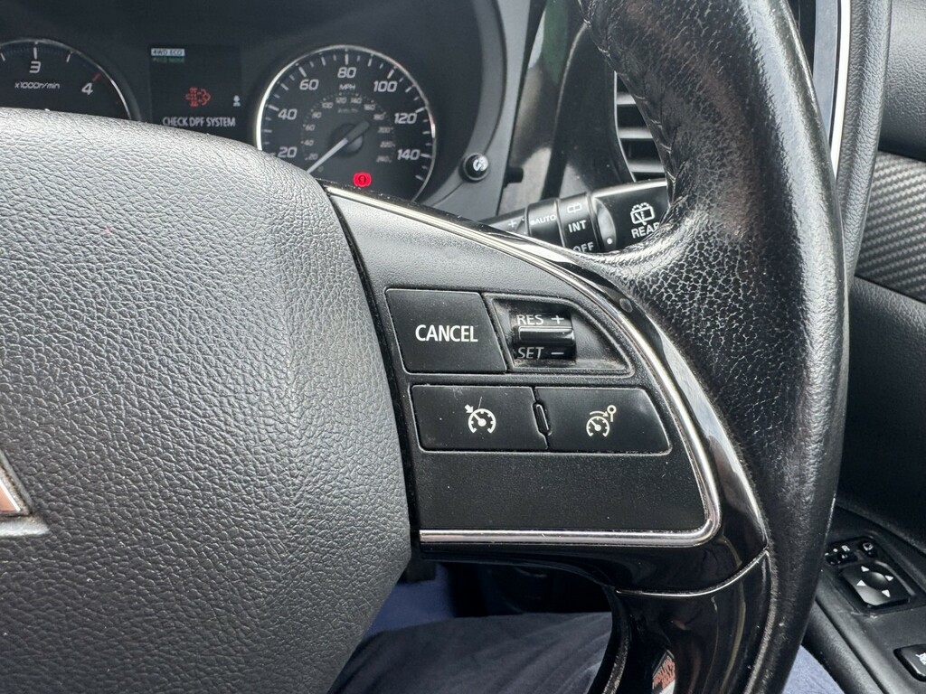 Mitsubishi Outlander 2.2 Di-d 4 White #47