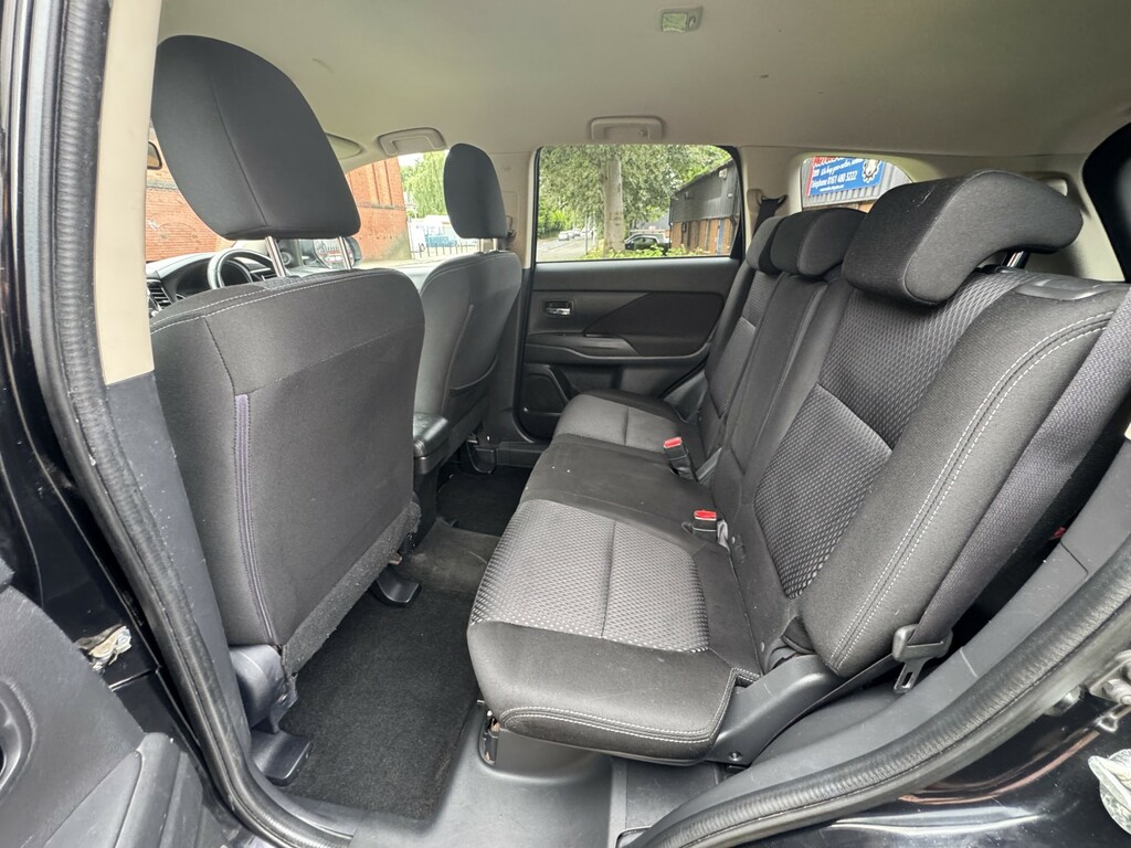 Mitsubishi Outlander 2.2 Di-d 4 White #36