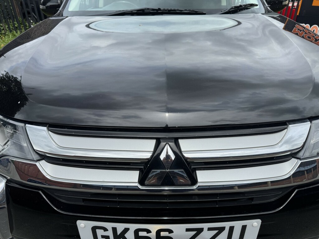 Mitsubishi Outlander 2.2 Di-d 4 White #11