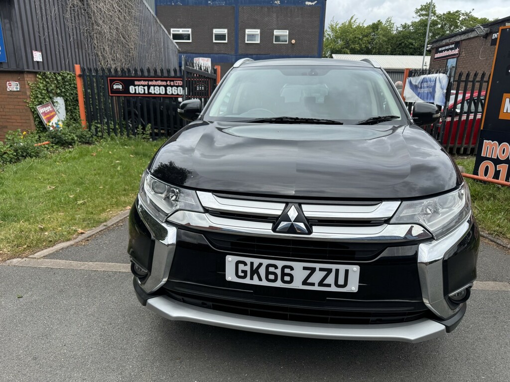 Mitsubishi Outlander 2.2 Di-d 4 White #56