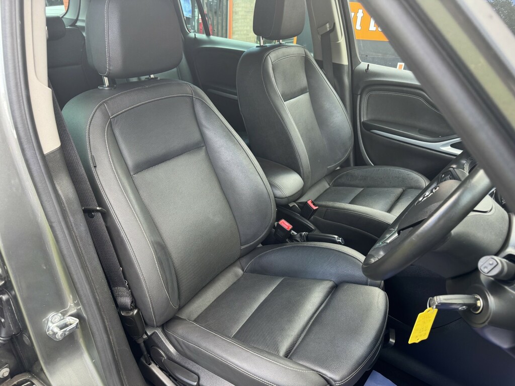 Vauxhall Zafira Tourer Design Red #29