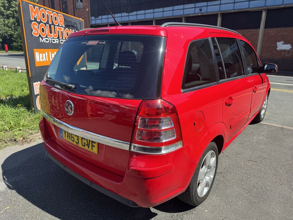 Vauxhall Zafira 1.6 16V Exclusiv Red #2