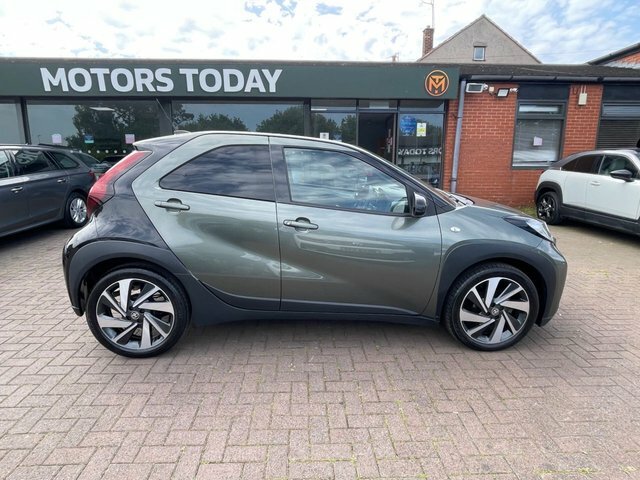 Toyota Aygo X 2023 1.0 Vvt-i Edge Hatchback X-shift E Green #2