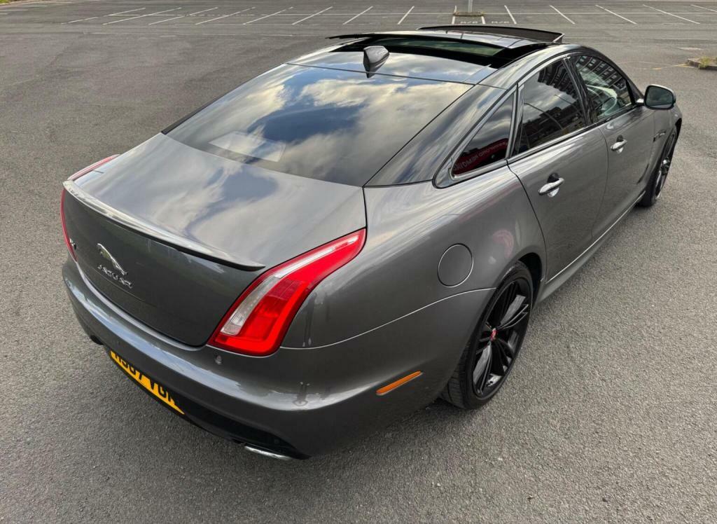 Jaguar XJ Saloon Grey #52