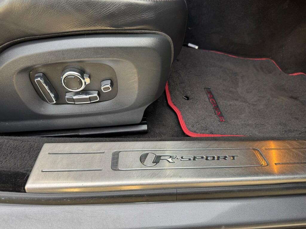 Jaguar XJ Saloon Grey #18