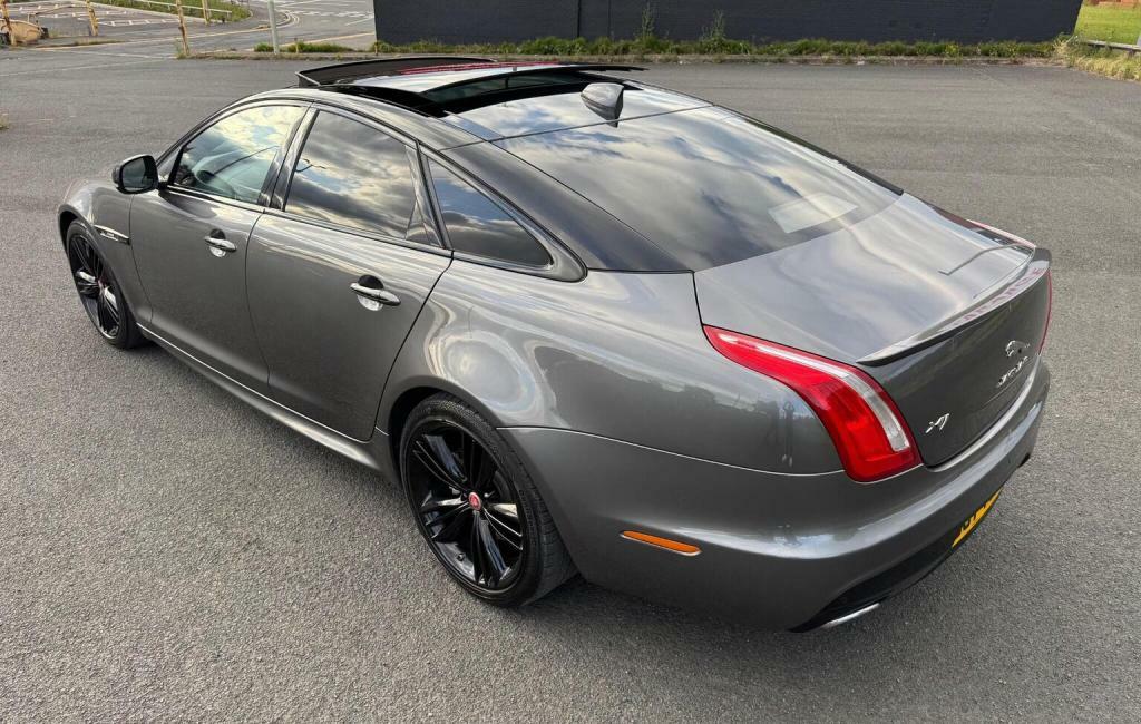 Jaguar XJ Saloon Grey #49