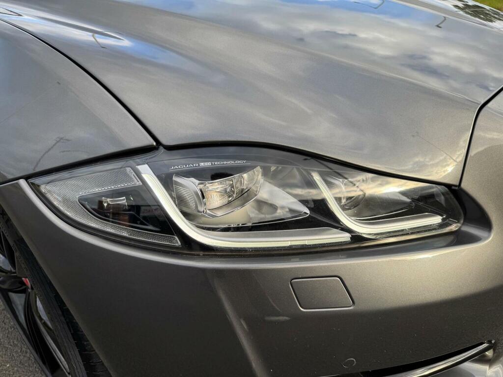 Jaguar XJ Saloon Grey #45
