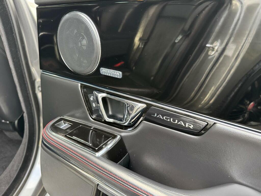 Jaguar XJ Saloon Grey #32