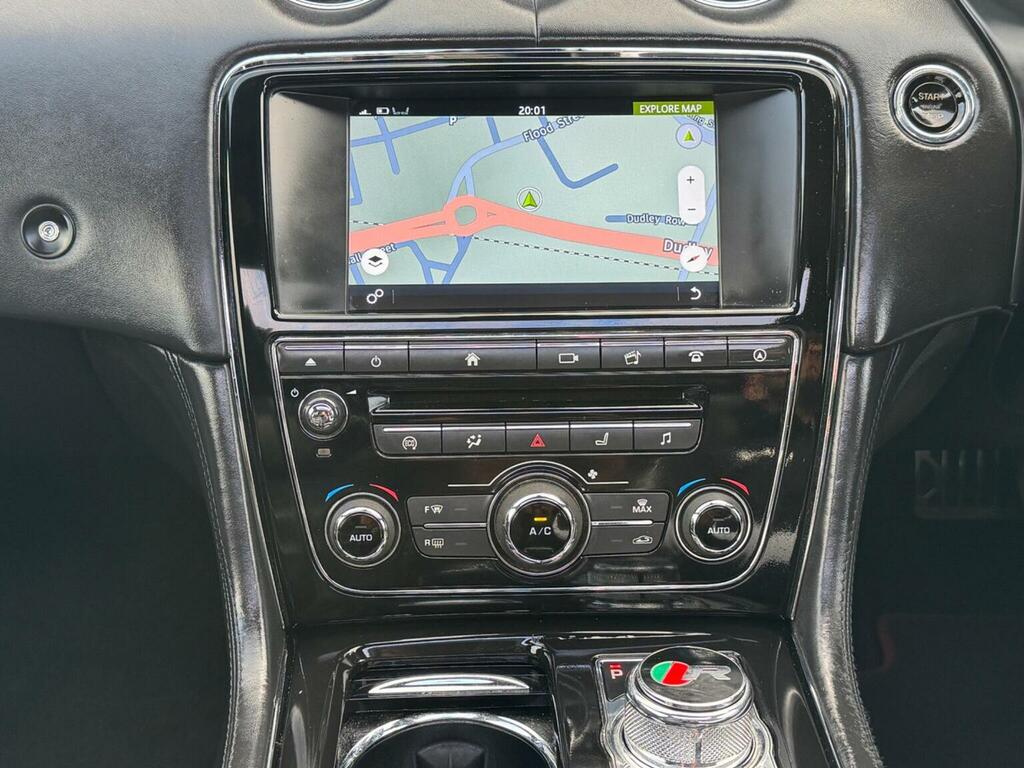 Jaguar XJ Saloon Grey #25
