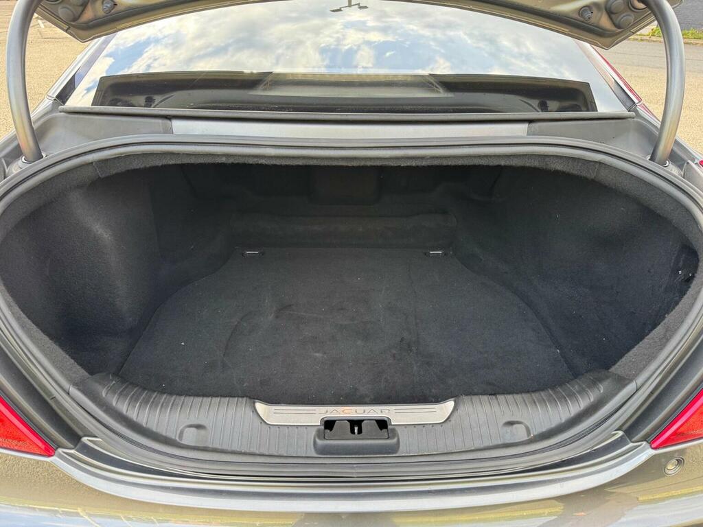 Jaguar XJ Saloon Grey #41