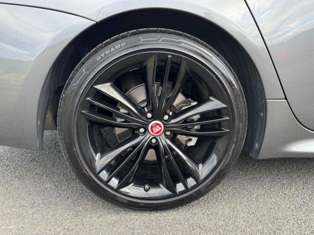 Jaguar XJ Saloon Grey #48