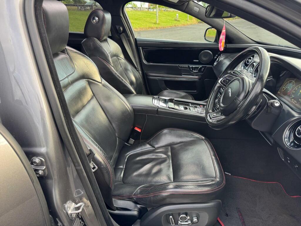 Jaguar XJ Saloon Grey #13