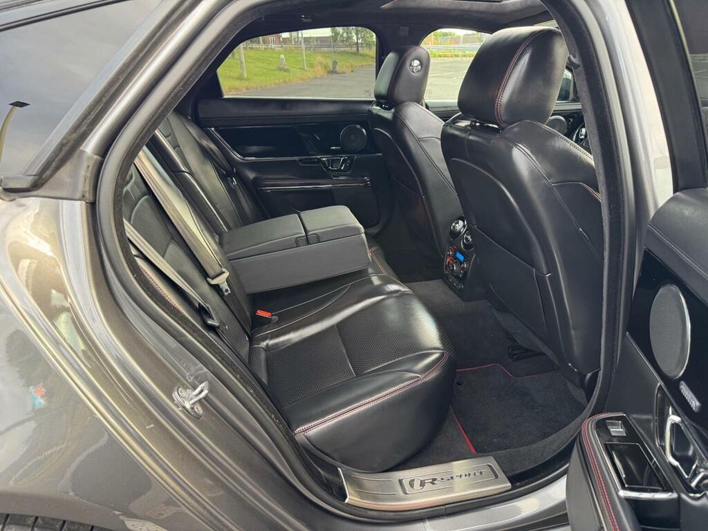Jaguar XJ Saloon Grey #16