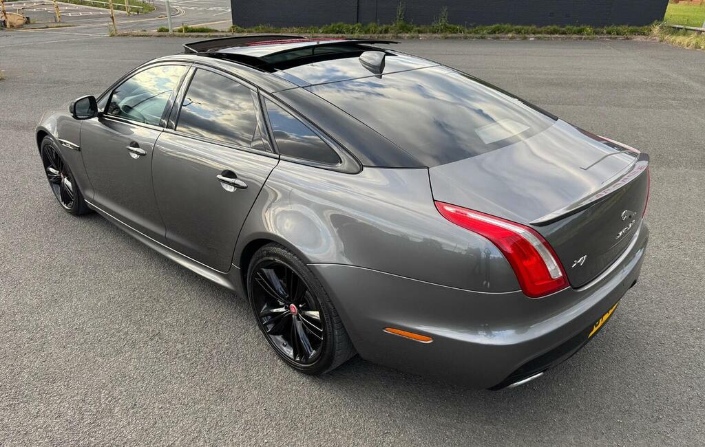Jaguar XJ 3.0 V6 R-sport Euro 6 Ss Grey #2