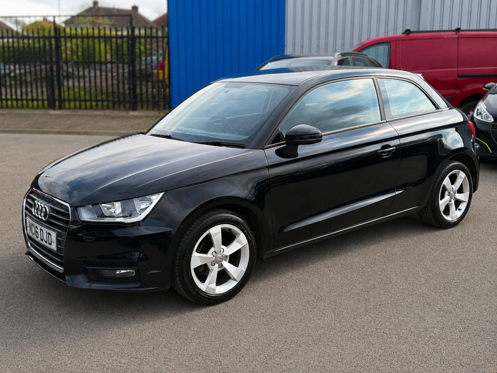 Audi A1 1.0 Tfsi Sport Black #4
