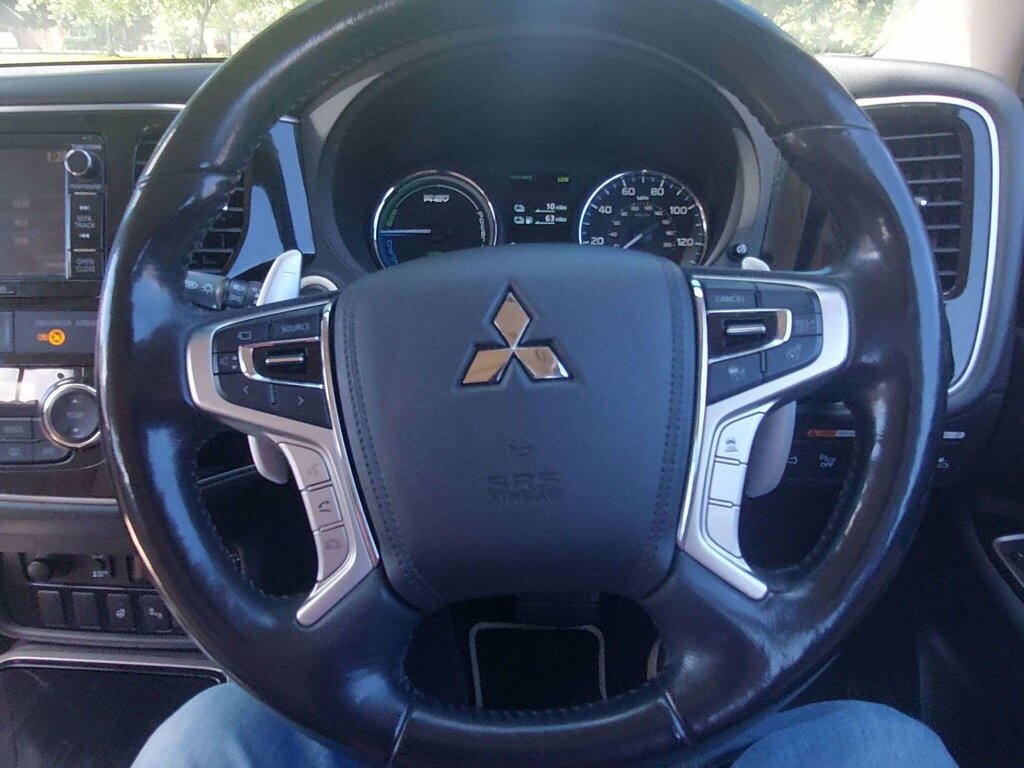 Mitsubishi Outlander Phev 4H White #11