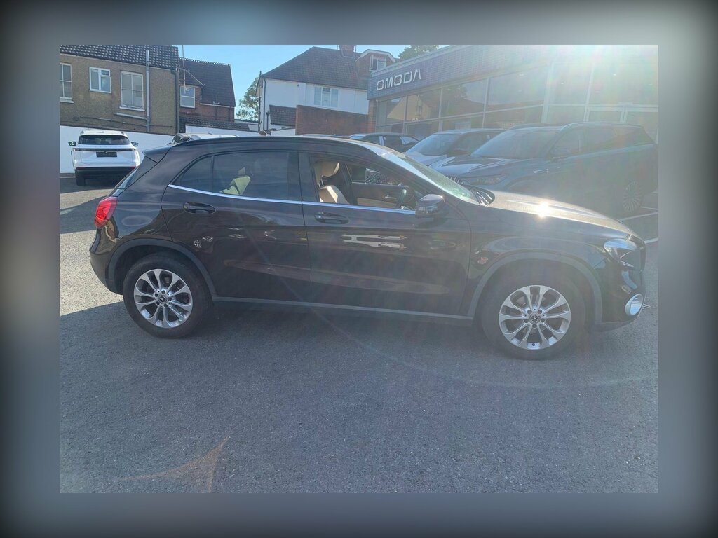 Mercedes-Benz GLA Class 1.6 Gla200 Se 7G-dct Euro 6 Ss Brown #3