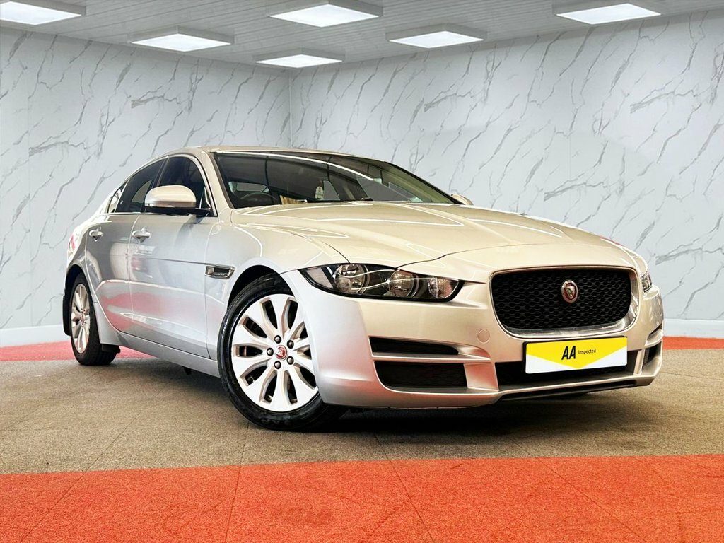 Jaguar XE Prestige Silver