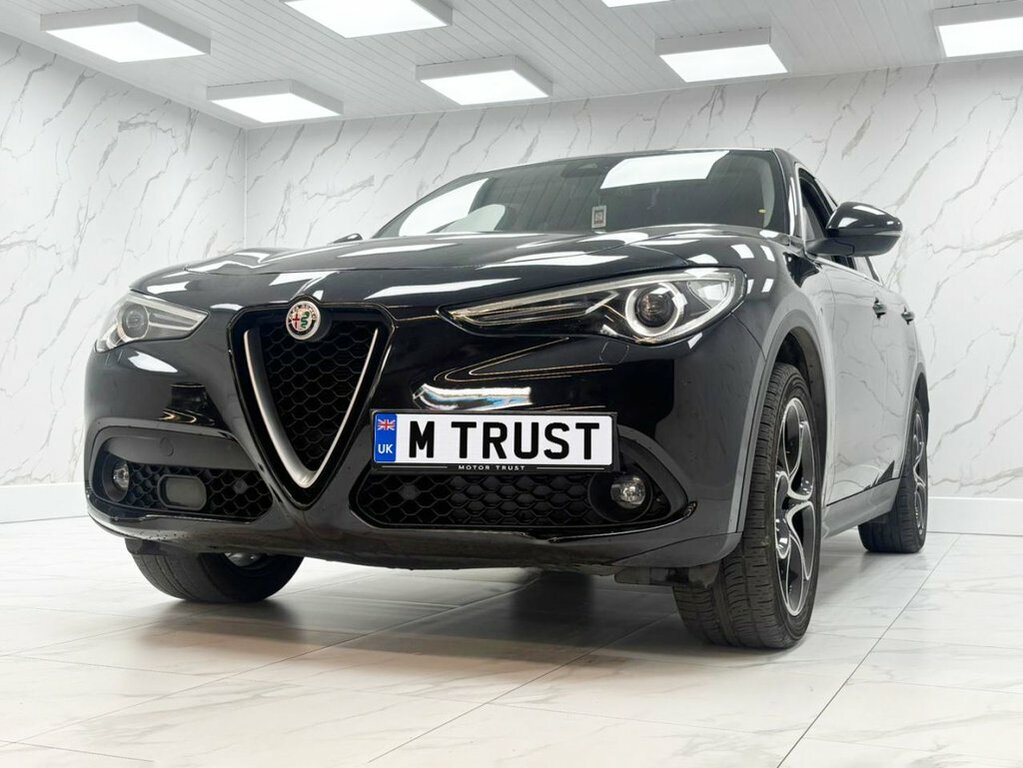Alfa Romeo Stelvio 2L Speciale Black #4