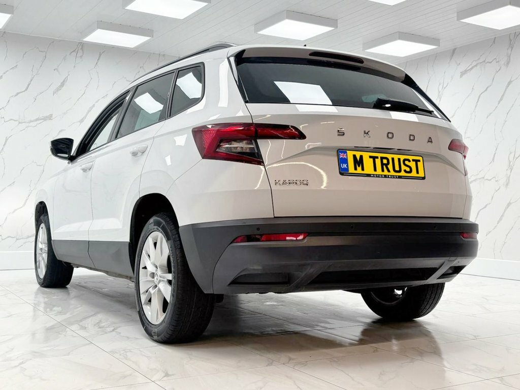 Skoda Karoq 1L Se Technology White #6