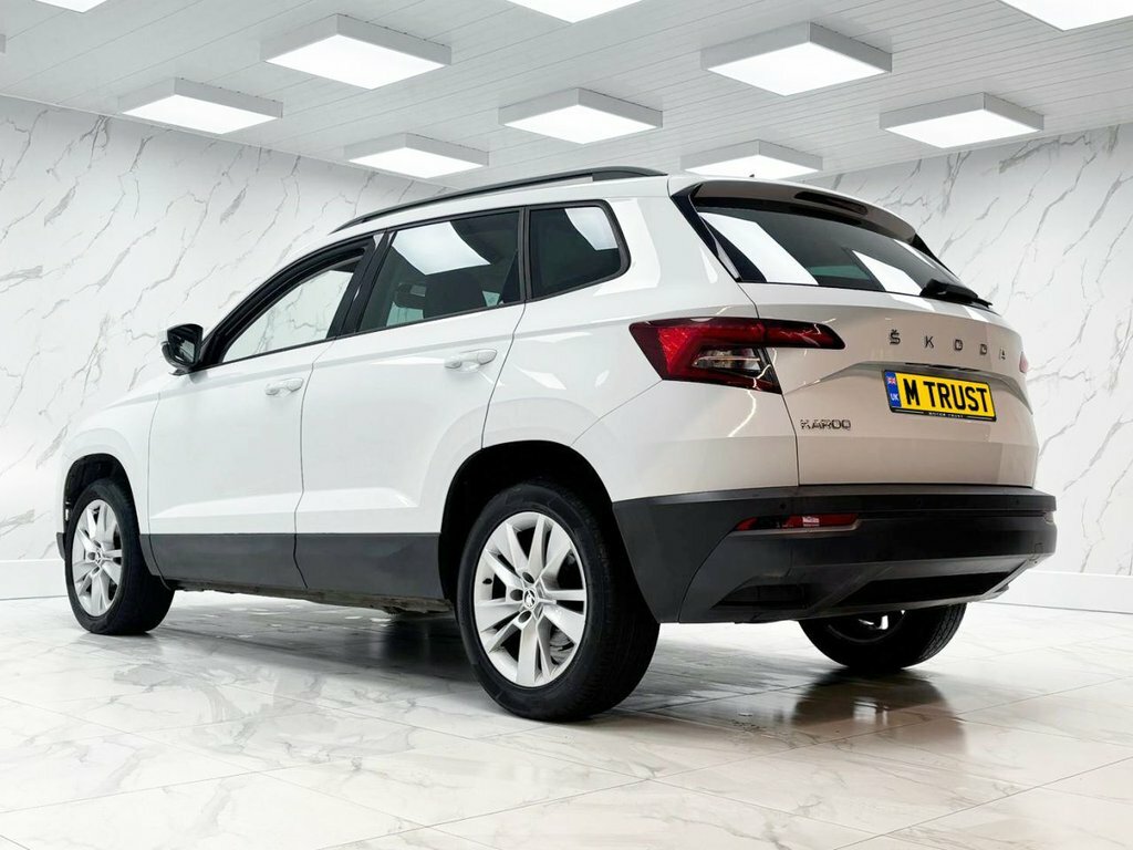 Skoda Karoq 1L Se Technology White #5