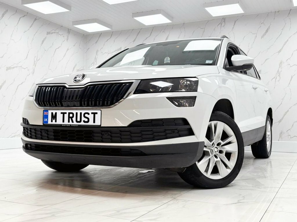 Skoda Karoq 1L Se Technology White #4