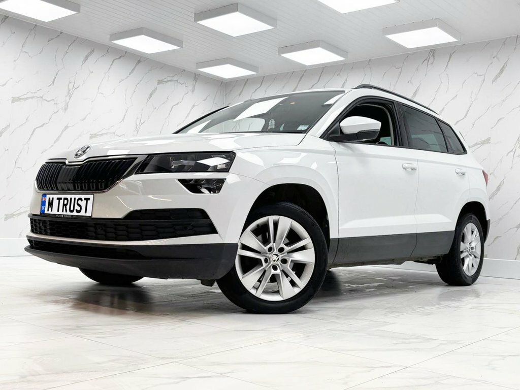 Skoda Karoq 1L Se Technology White #3