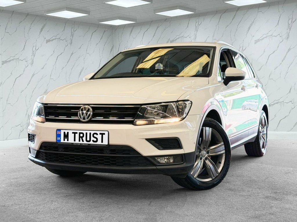 Volkswagen Tiguan 1.5L Match LP69XKF White #4