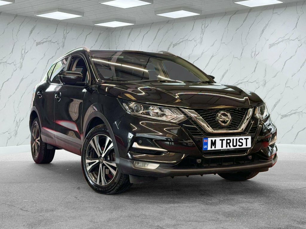 Nissan Qashqai 1.3L N-connecta Black