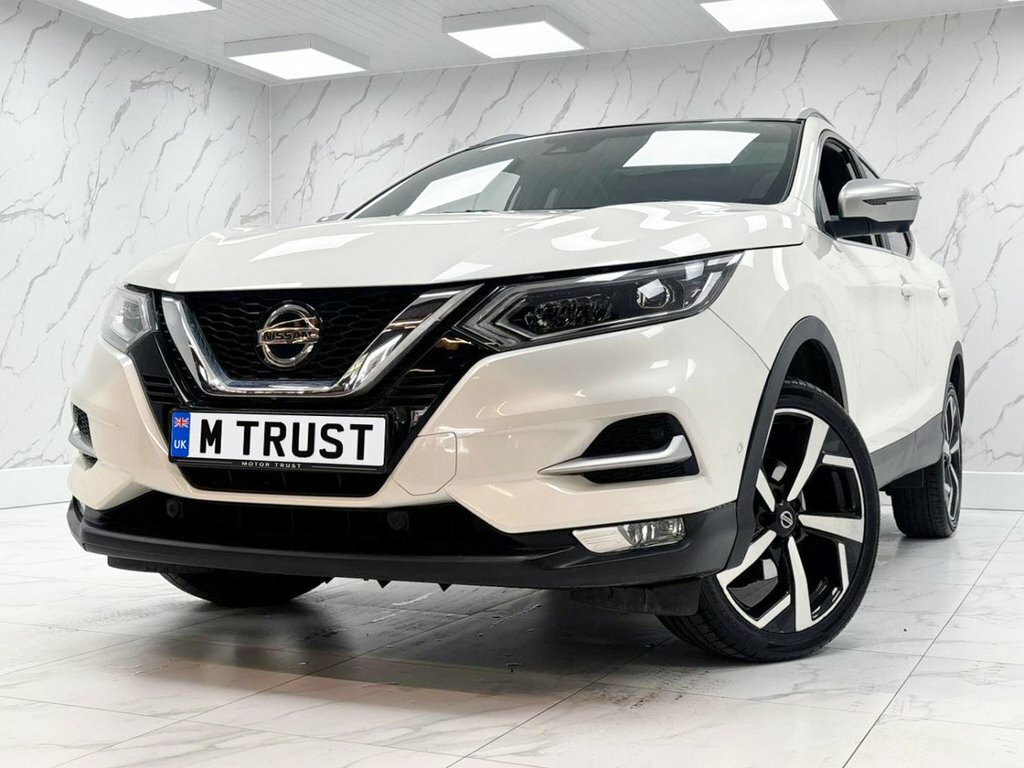 Nissan Qashqai 1.3L Tekna DT68KHK White #3