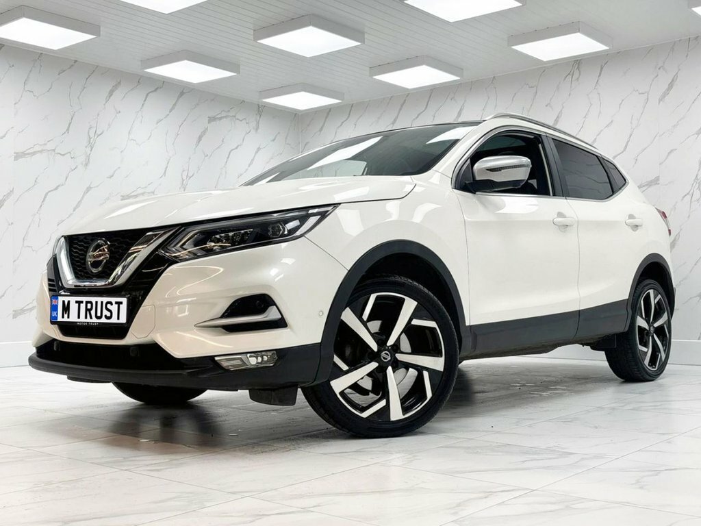 Nissan Qashqai 1.3L Tekna DT68KHK White #4