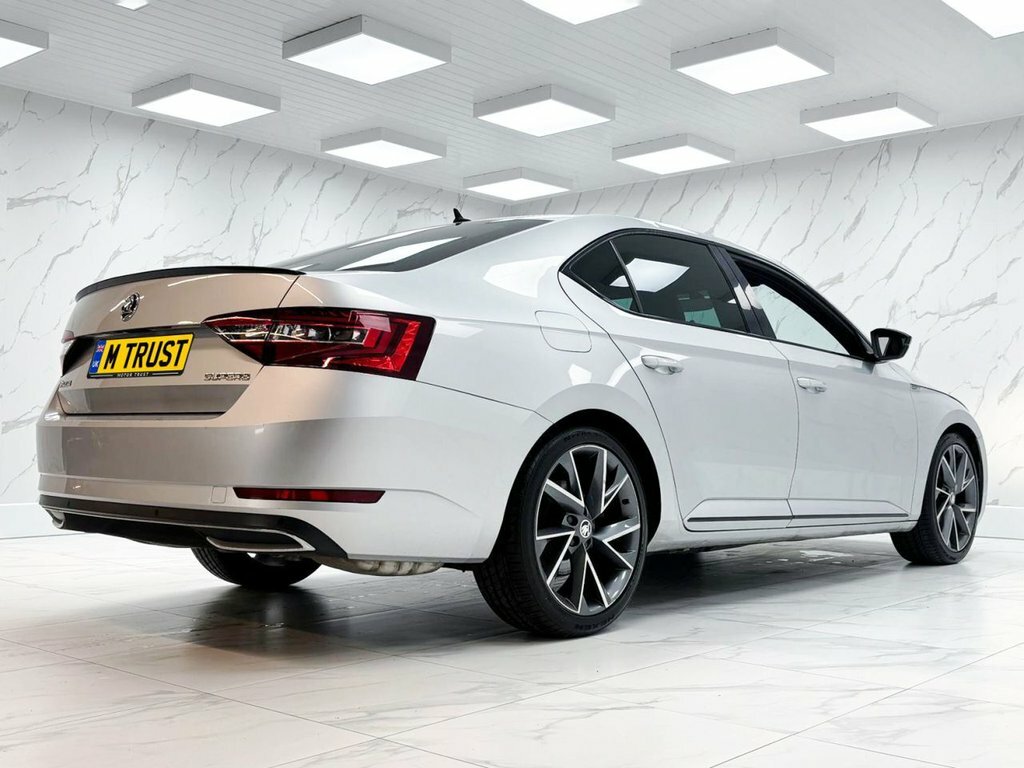 Skoda Superb 1.5L Sportline Silver #6