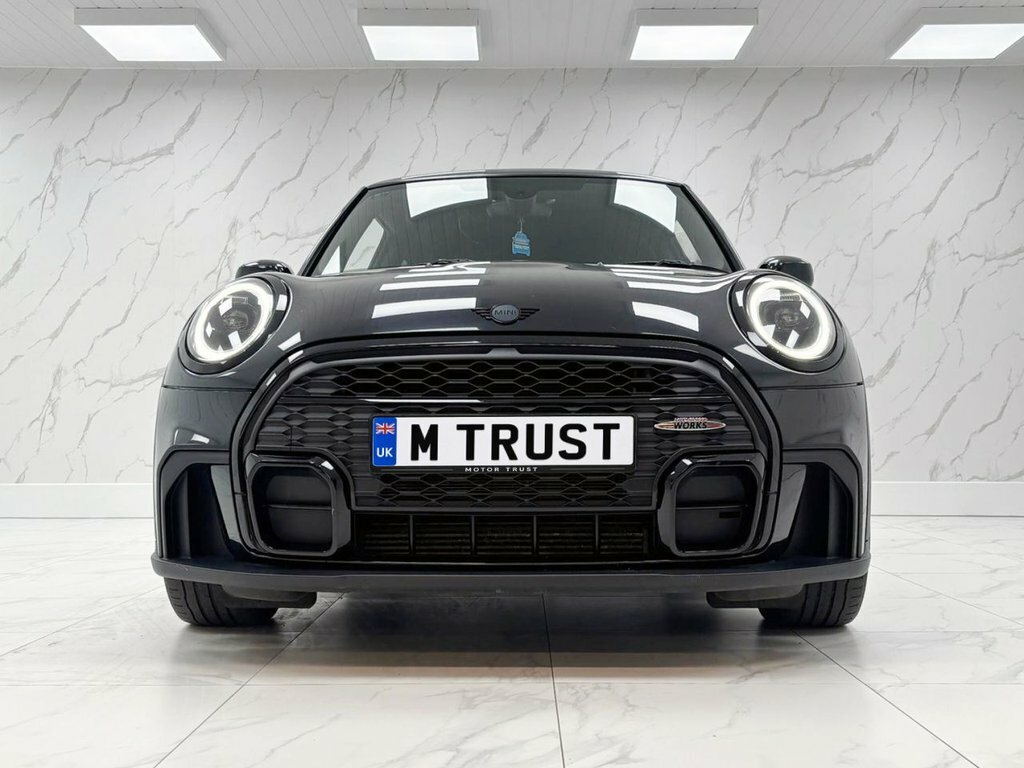 Mini Hatch 1.5L Cooper Sport LL22XAX Black #3