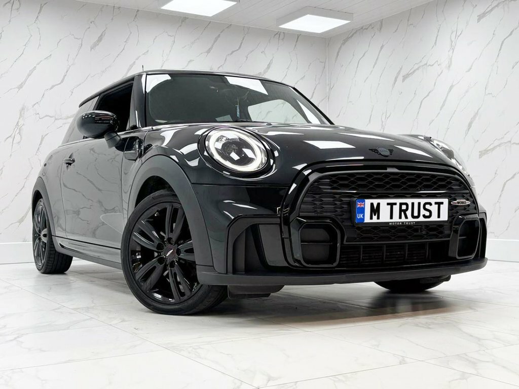 Mini Hatch 1.5L Cooper Sport LL22XAX Black #2