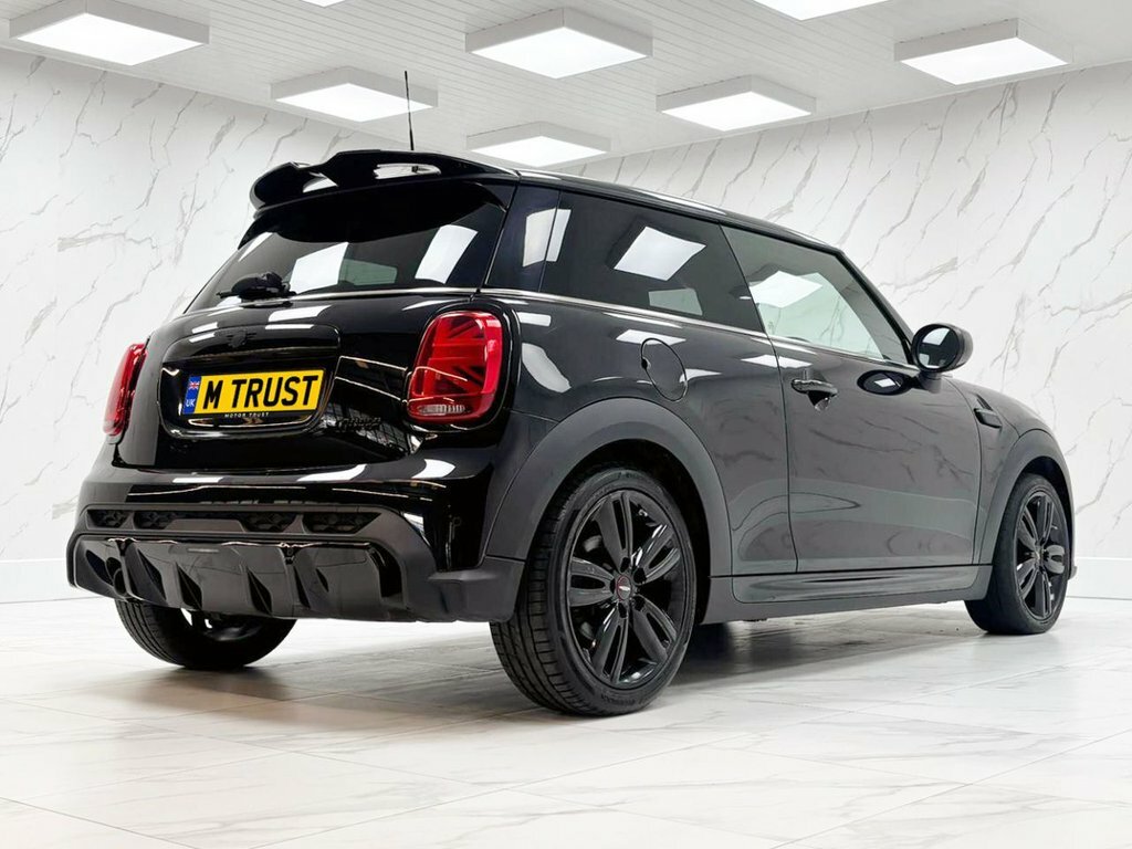 Mini Hatch 1.5L Cooper Sport LL22XAX Black #6