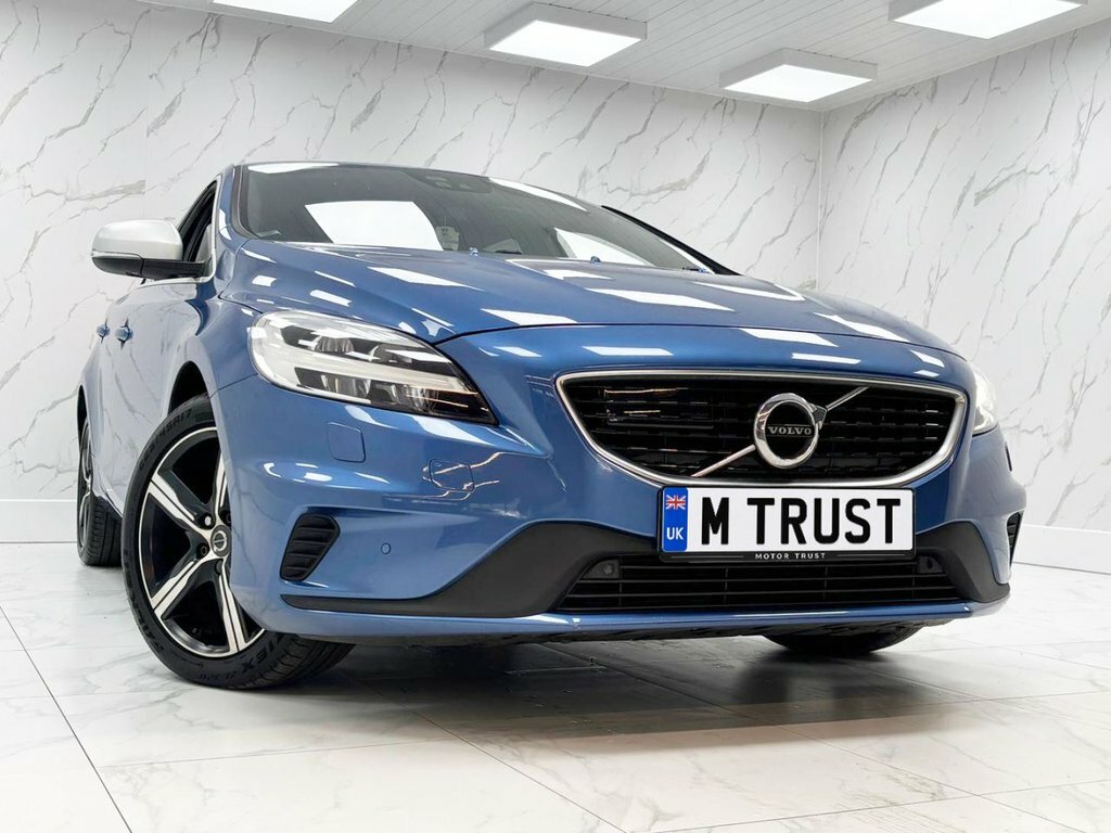 Volvo V40 2L R-design Nav Plus KX68NGU Blue #2