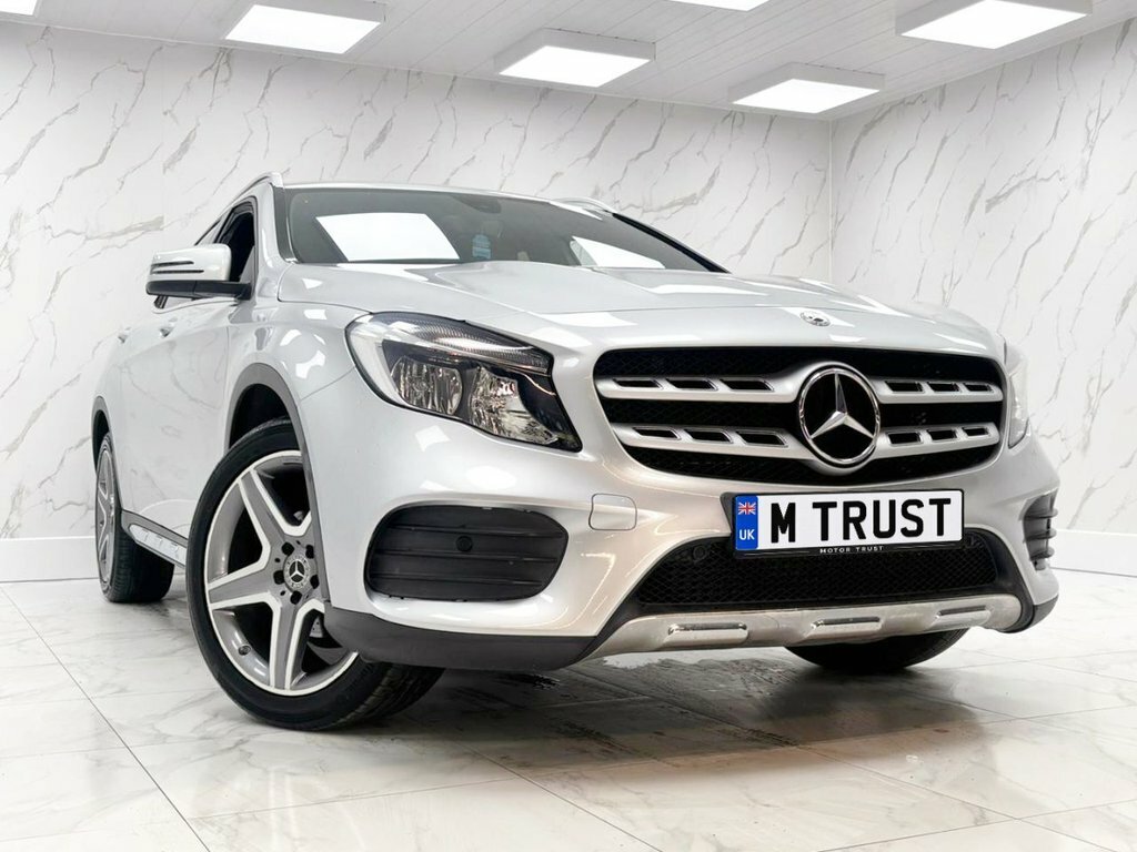 Mercedes-Benz GLA Class 1.6L Amg Line Silver #2