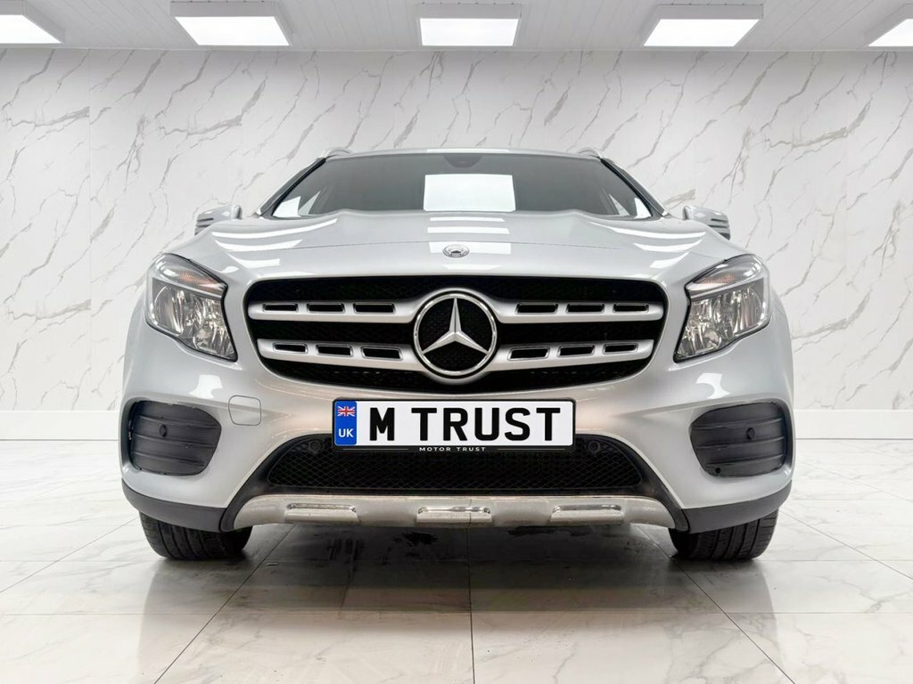 Mercedes-Benz GLA Class 1.6L Amg Line Silver #3