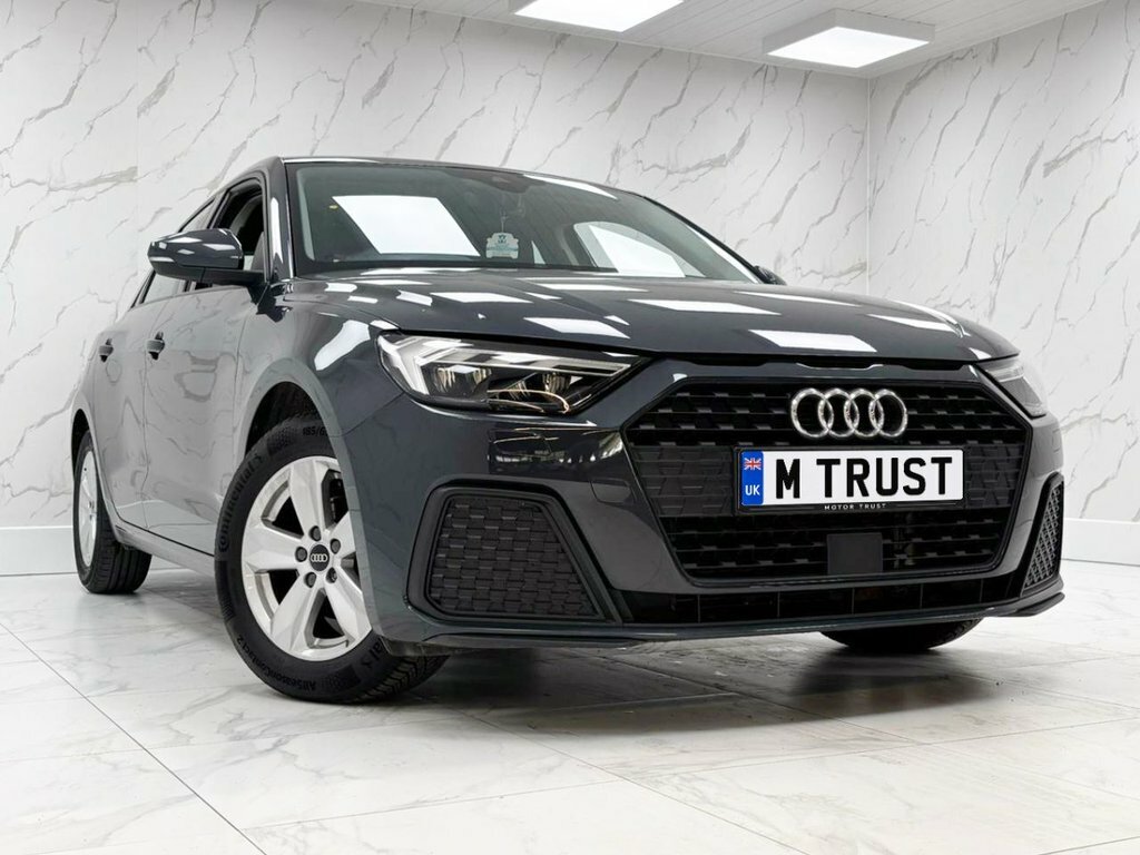 Audi A1 1L Technik YH73TPZ Grey #2