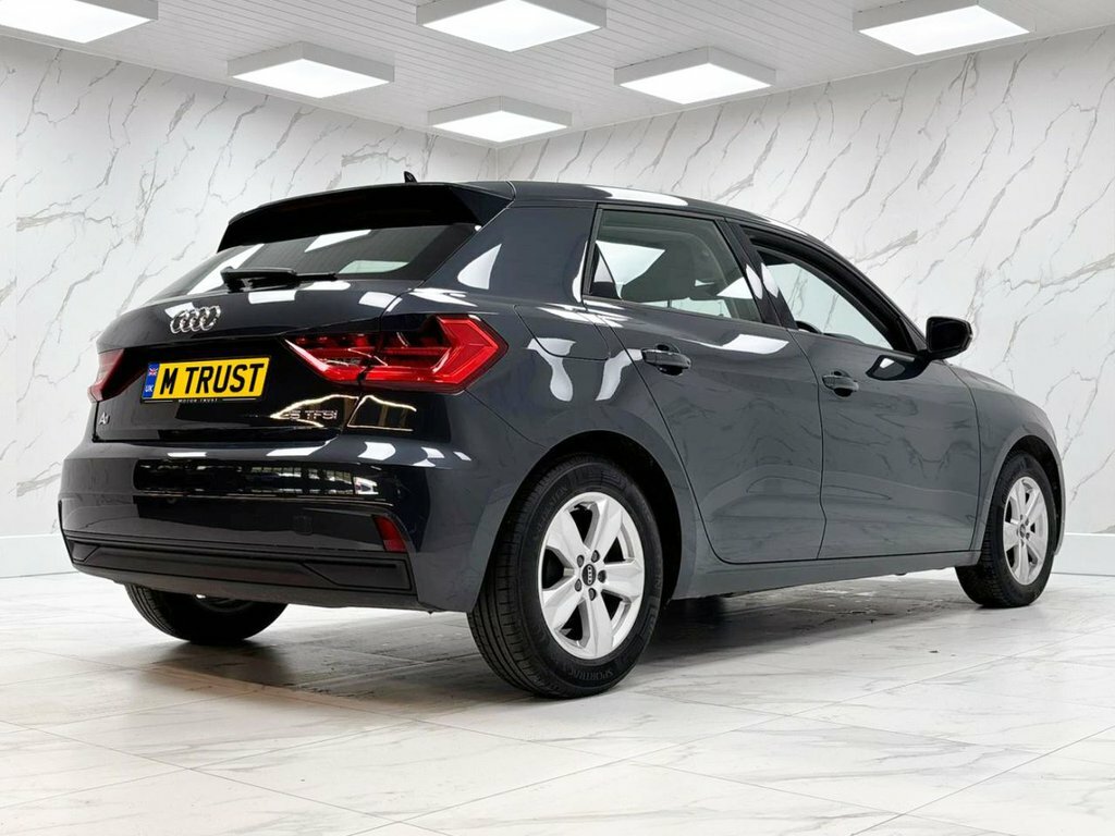 Audi A1 1L Technik YH73TPZ Grey #6