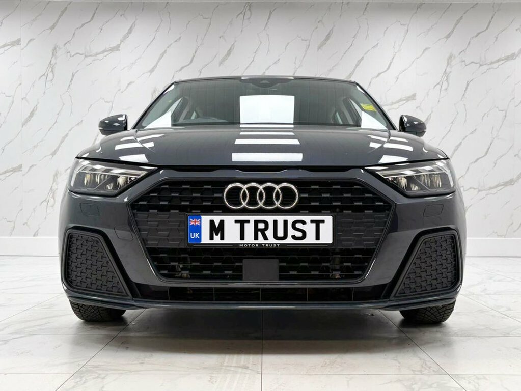 Audi A1 1L Technik YH73TPZ Grey #3