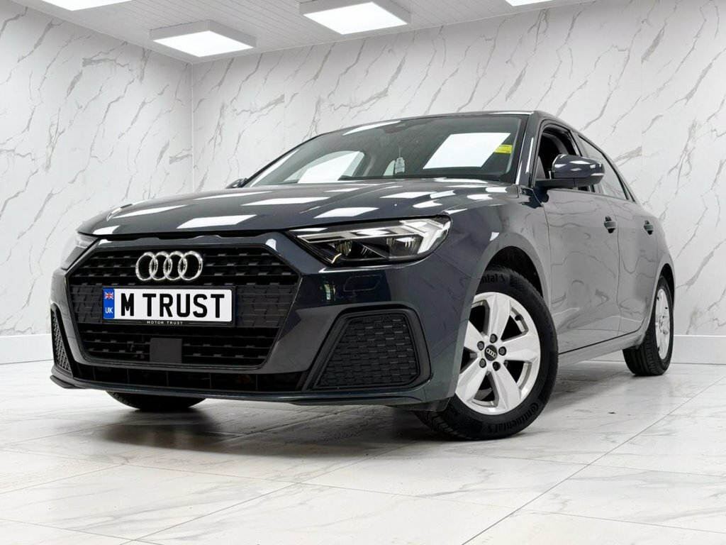 Audi A1 1L Technik YH73TPZ Grey #5