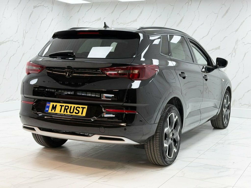 Vauxhall Adam 1.2 Mhev Ultimate Suv Hybrid E-dct Euro Black #9