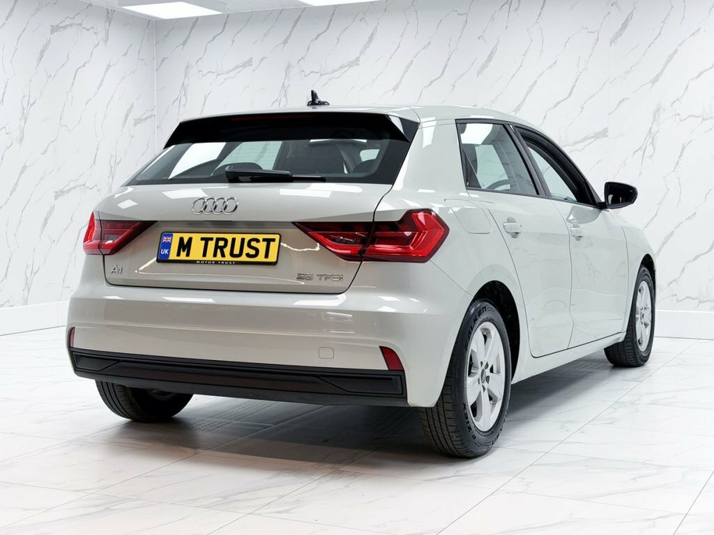 Audi A1 1L Technik RO73MYV Silver #6