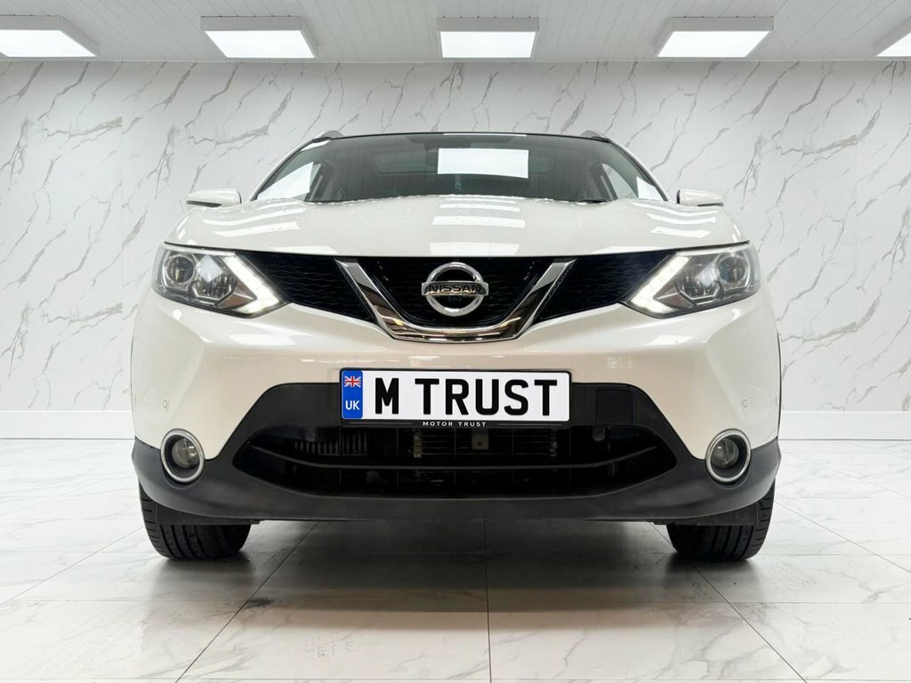 Nissan Qashqai 1.2L Tekna White #4