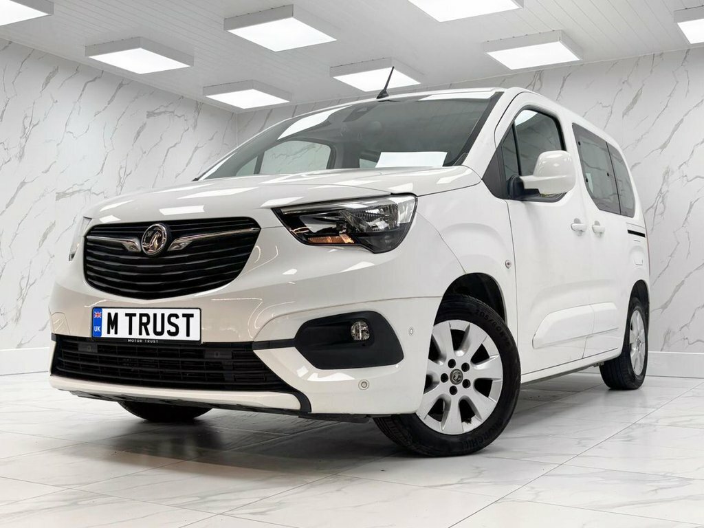 Vauxhall Combo Life 1.5L Energy White #3