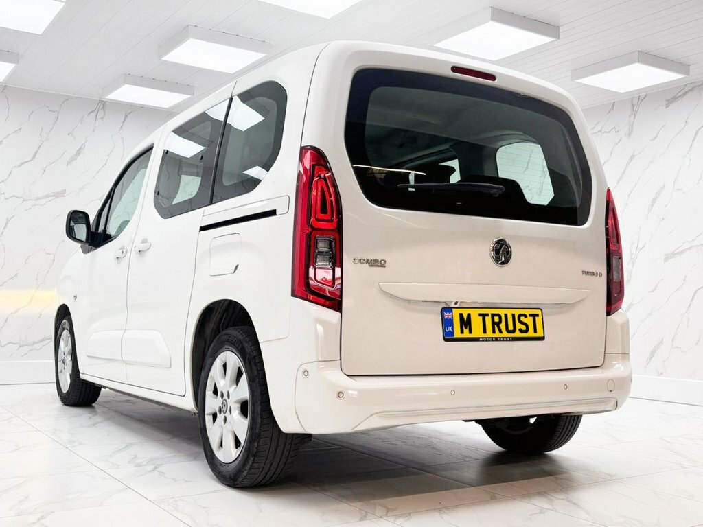 Vauxhall Combo Life 1.5L Energy White #6