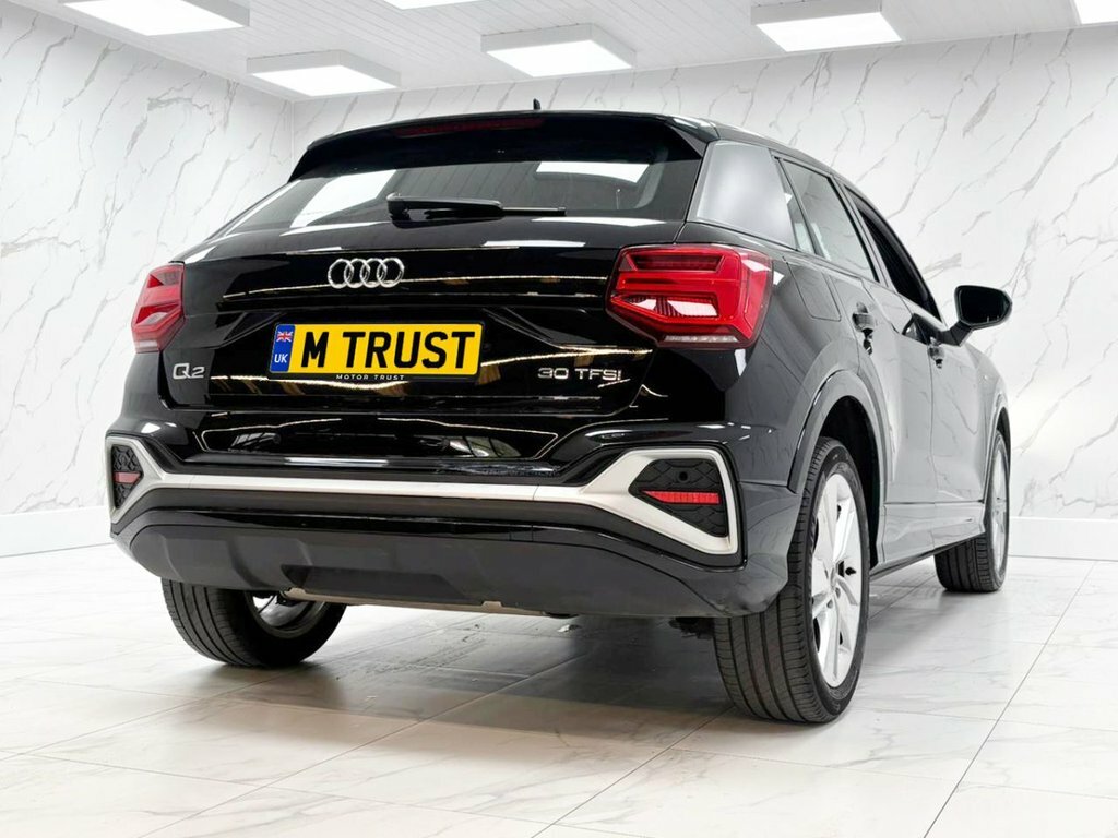 Audi Q2 1L S Line SH72FVG Black #6