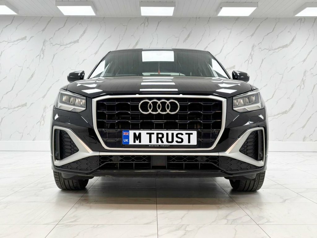 Audi Q2 1L S Line SH72FVG Black #3